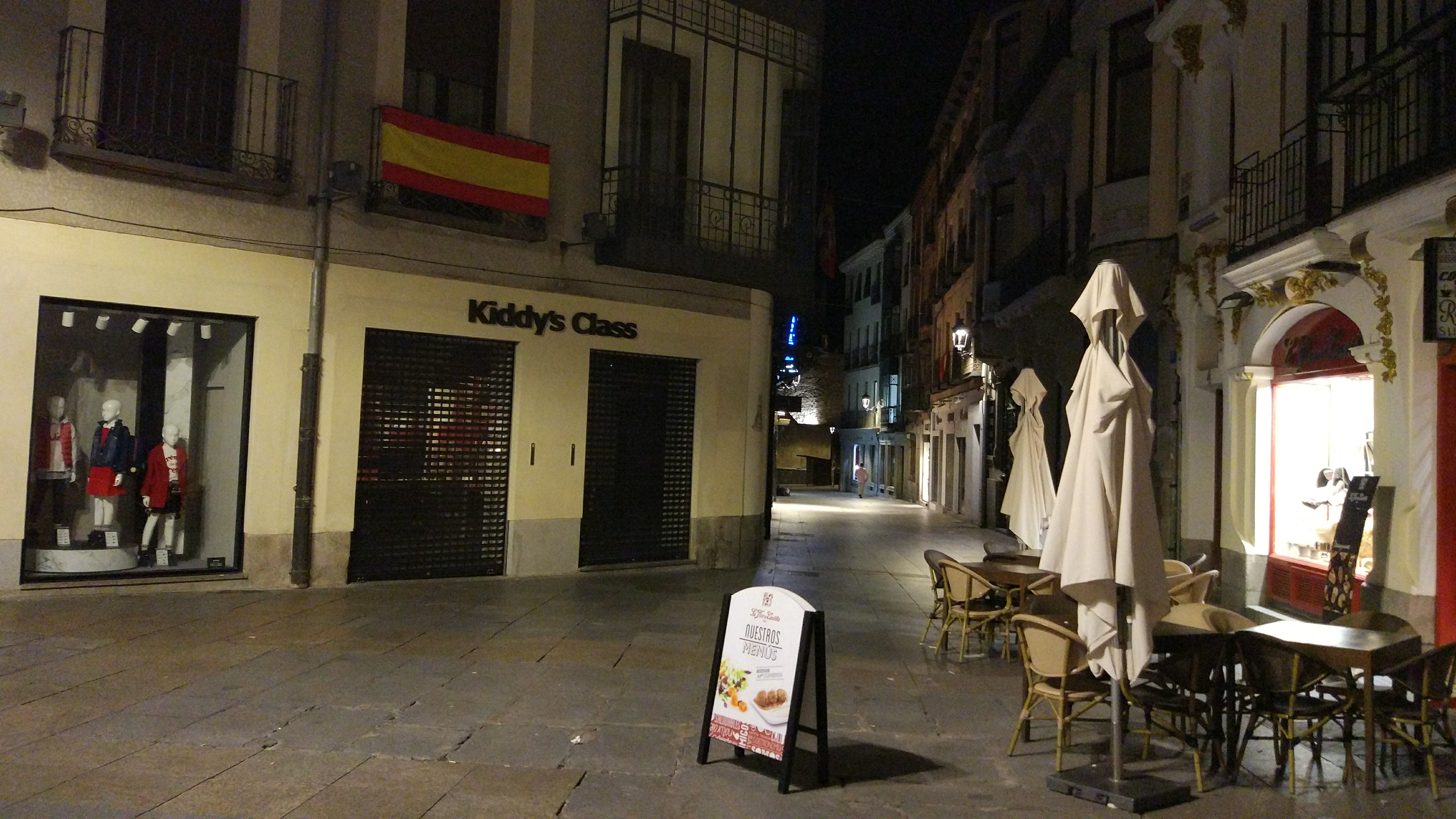 Calle Alemania de Ávila en la noche